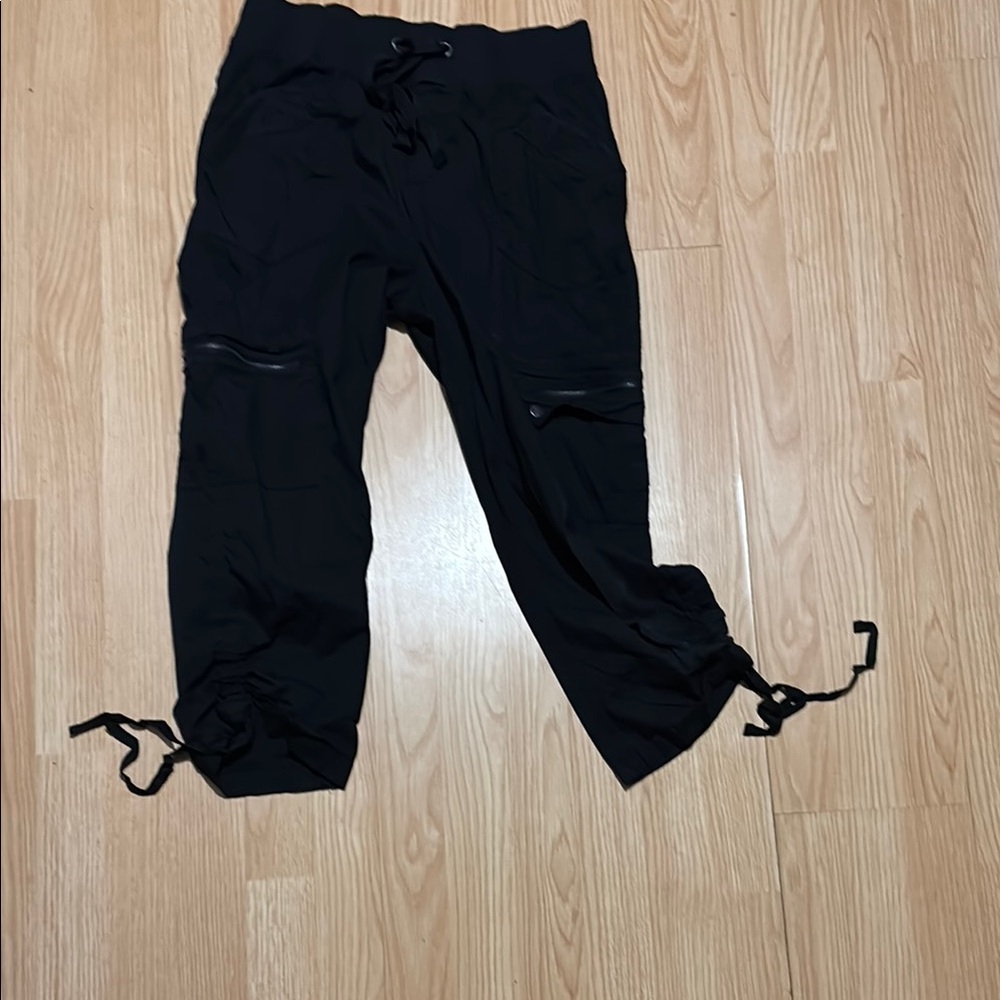 3 for 30$ / Black capris with Drawstring and side pockets